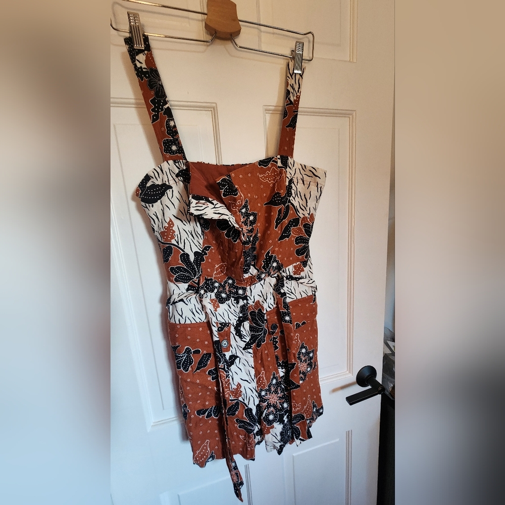 House of Harlow 1960 Rust and Black Floral Romper